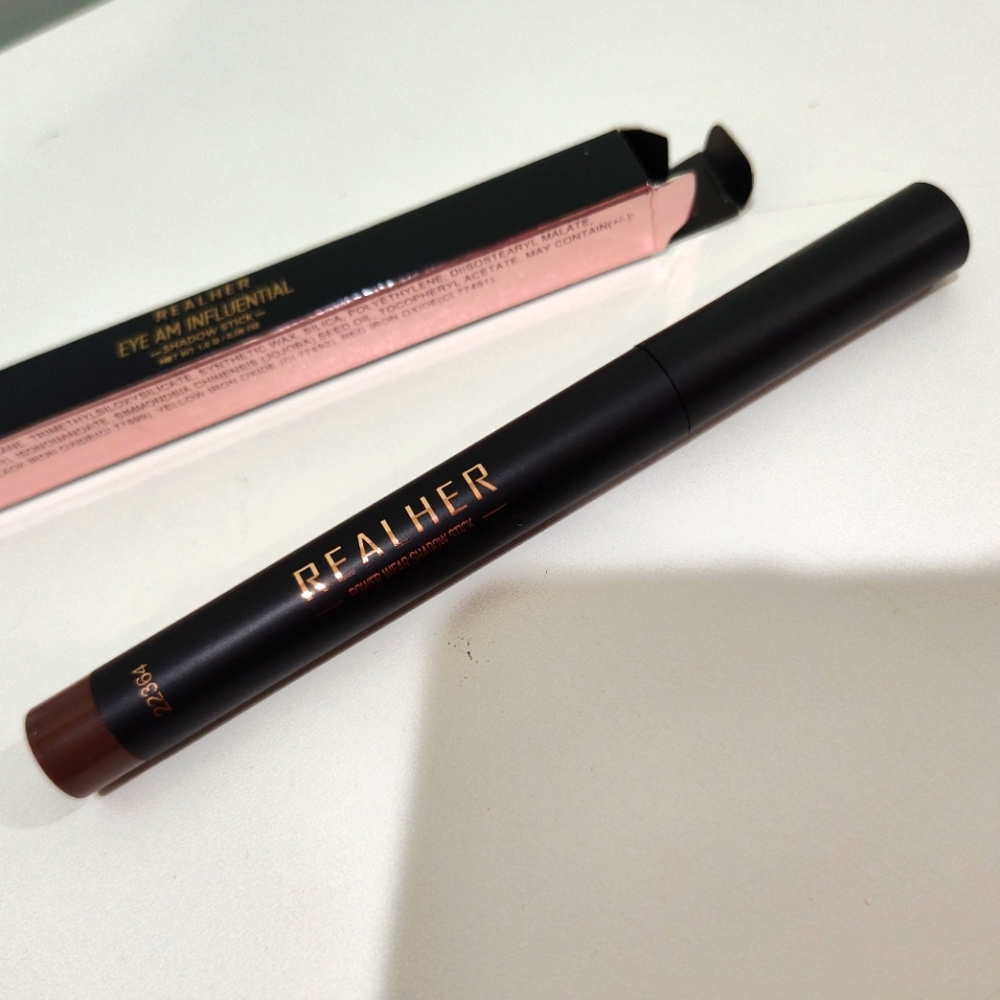 RealHer Cream Eyeshadow Stick